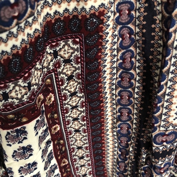 Ganji LA off shoulder elastic ruched neckline navy and burgundy top size L - Picture 6 of 8